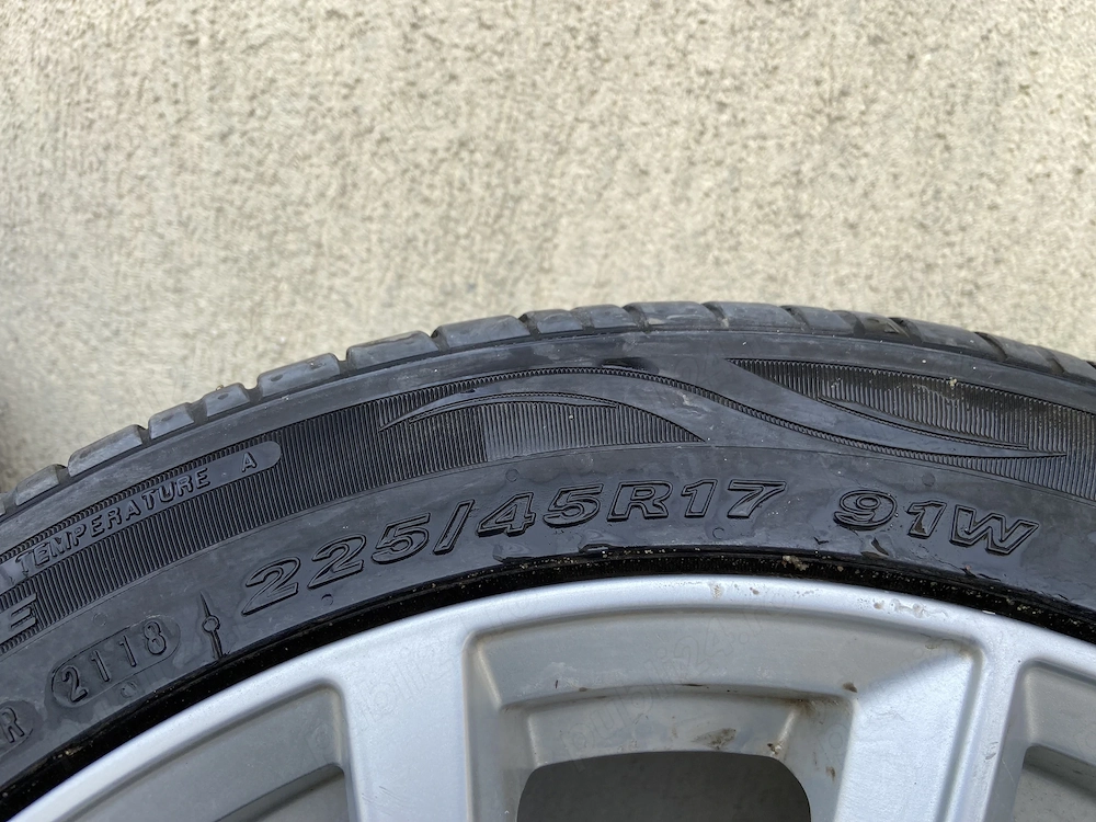 Jenați din aliaj cu anvelope de vară 