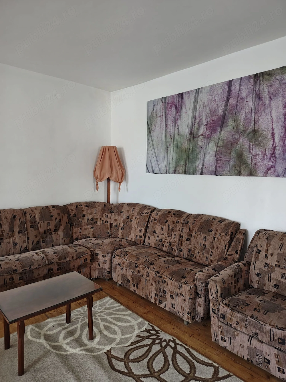 Inchiriez apartament in casă