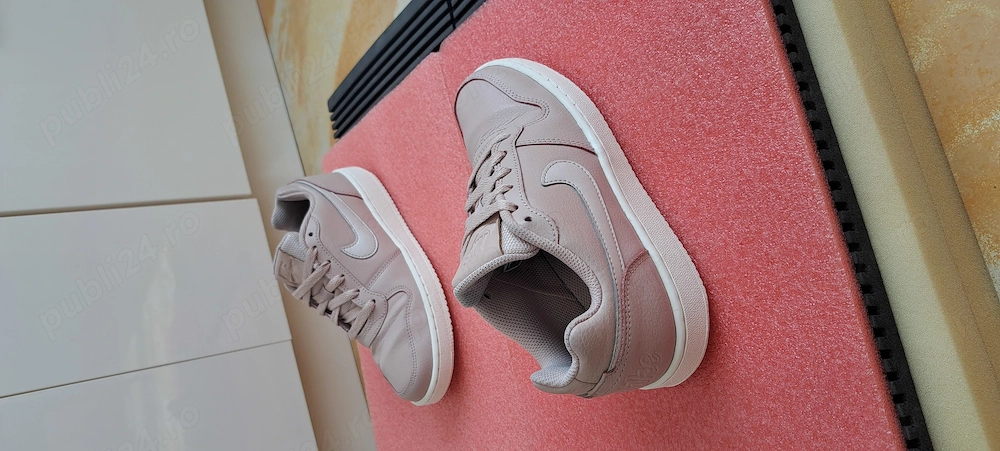 Adidasi unisex Nike 36