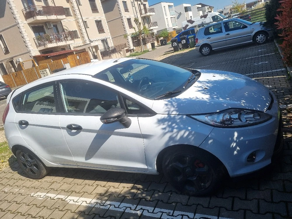 Vand Ford Fiesta prima înmatriculare 2012