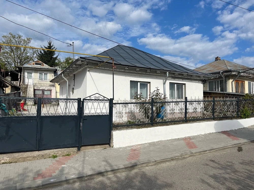 SCHIMB CASA cu apartament plus diferenta 