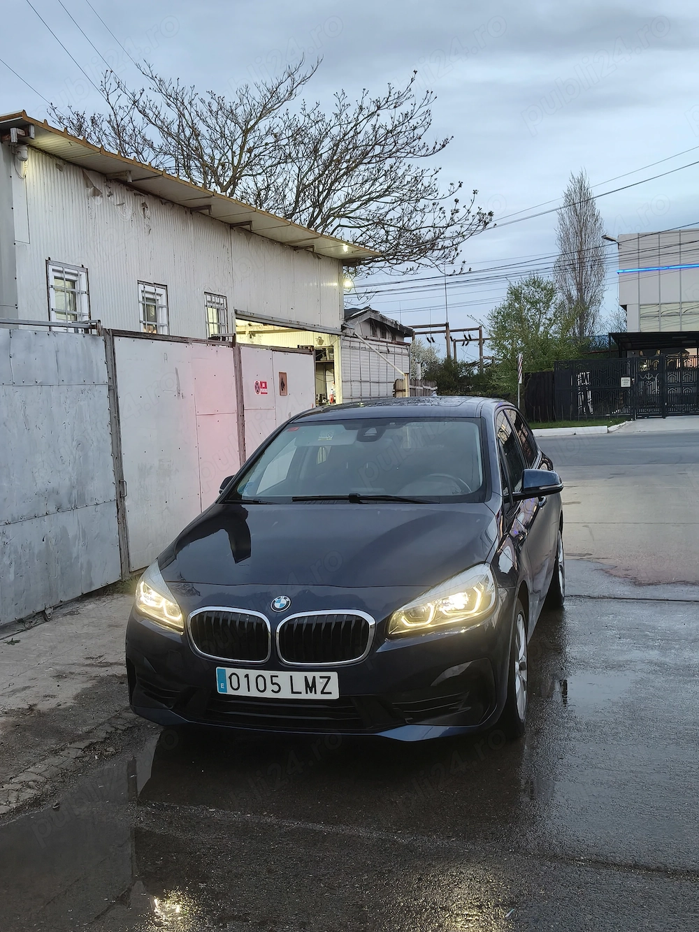 Vând BMW 225XE  
