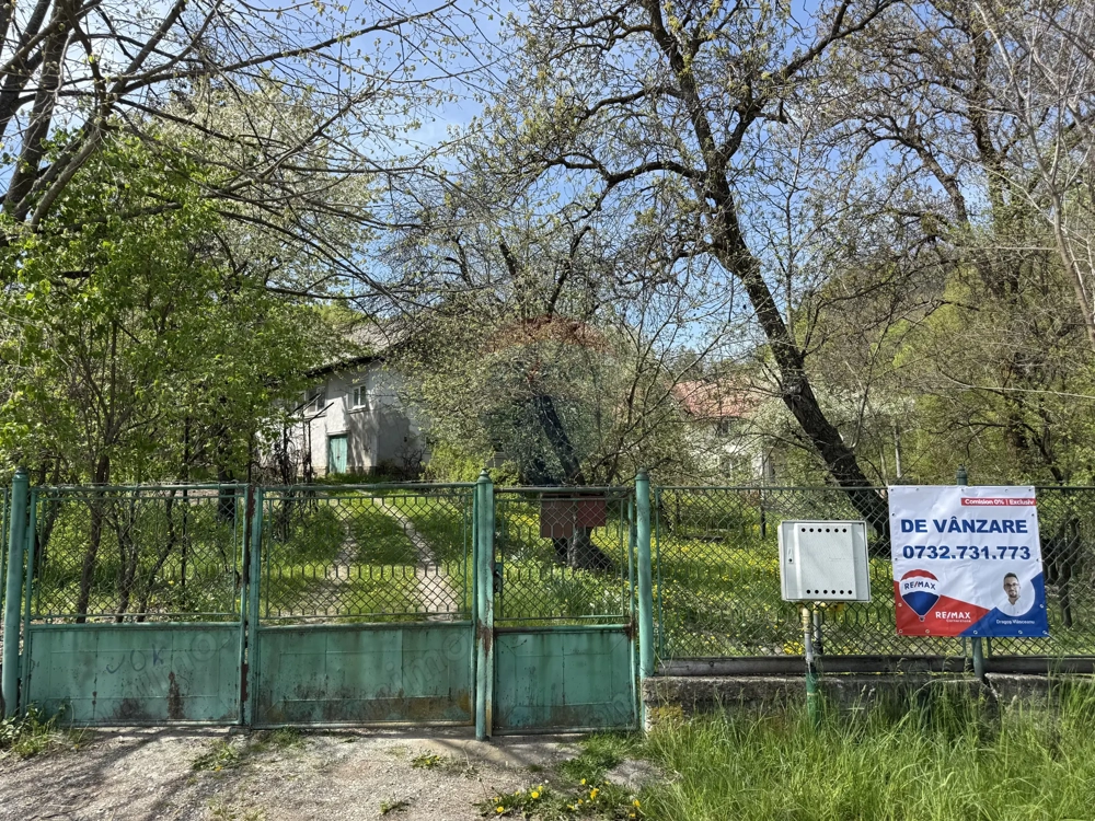 Casă  de vânzare în zona Câmpulung înconjurată de natura