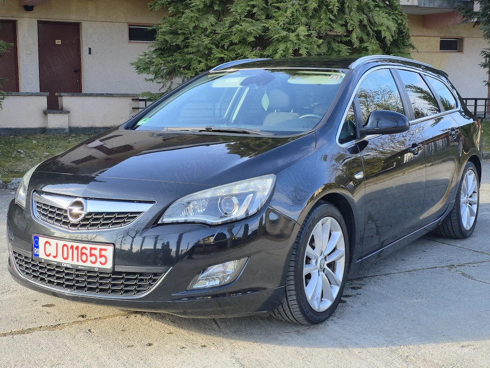 Opel Astra J 1.7 cdti,130 cp,an 2012 ,euro 5,recent înmatriculat!
