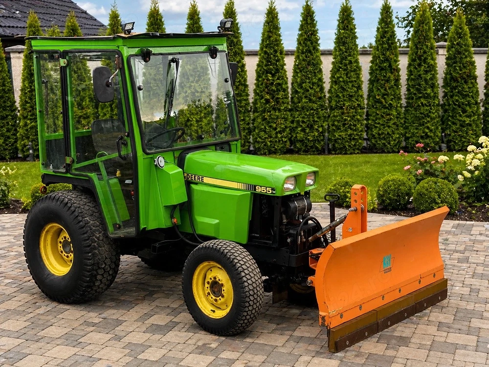 Tractor John Deere 955 4x4   Motorizare Yan - Mar 1486cc Diesel ( 3 cilindrii )   Servo  Recent adus