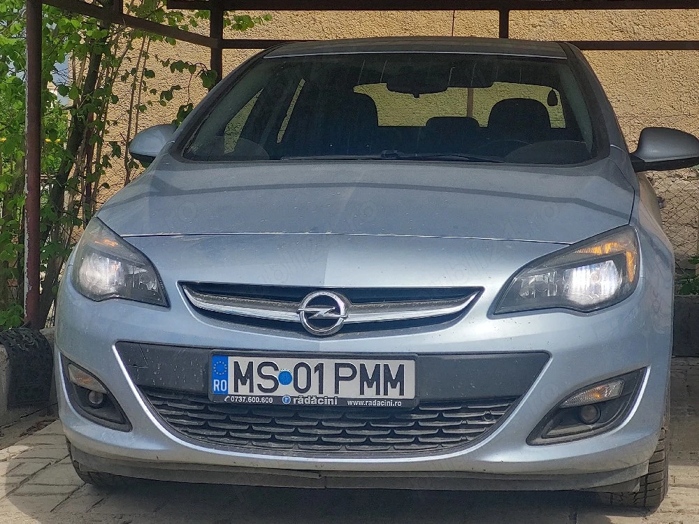 Opel Astra J