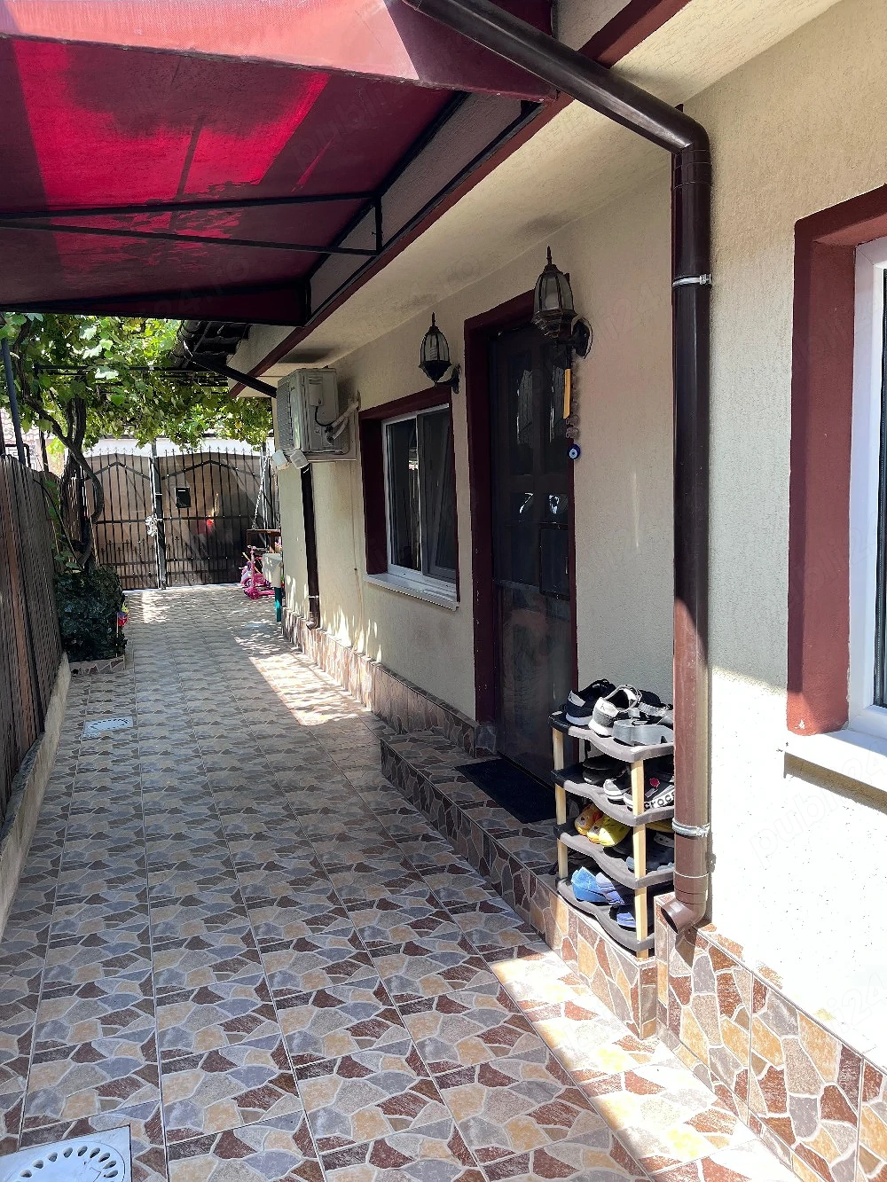Casa la sol 4 camere, 195 mp,garaj,curte proprie Cartier Palas Constanța