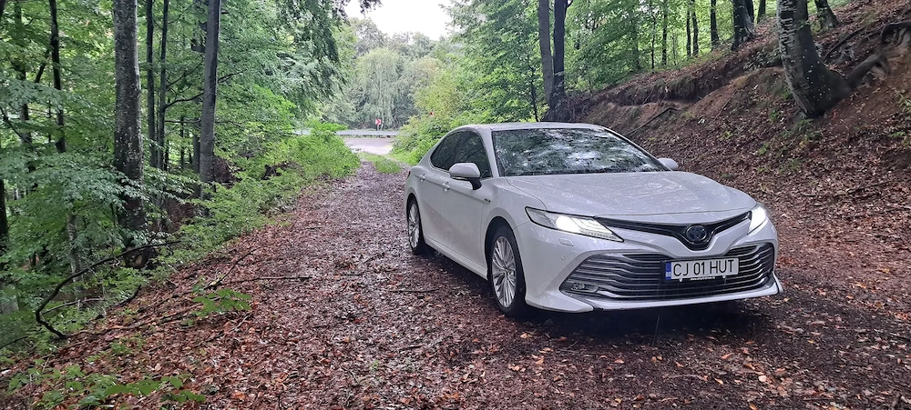 Toyota Camry 2.5 benzina hybrid,2019