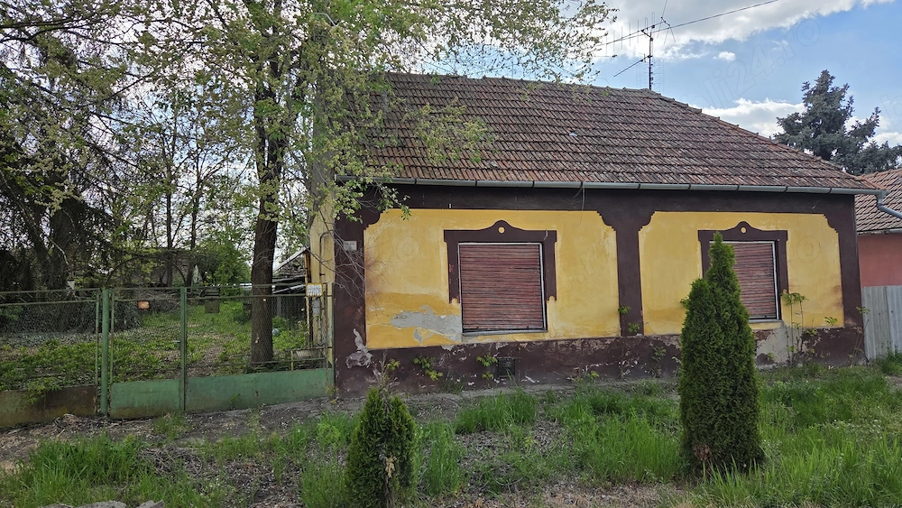Vând casă in localitatea Dombegyház (Ungaria),la o distanță de aproximativ 17