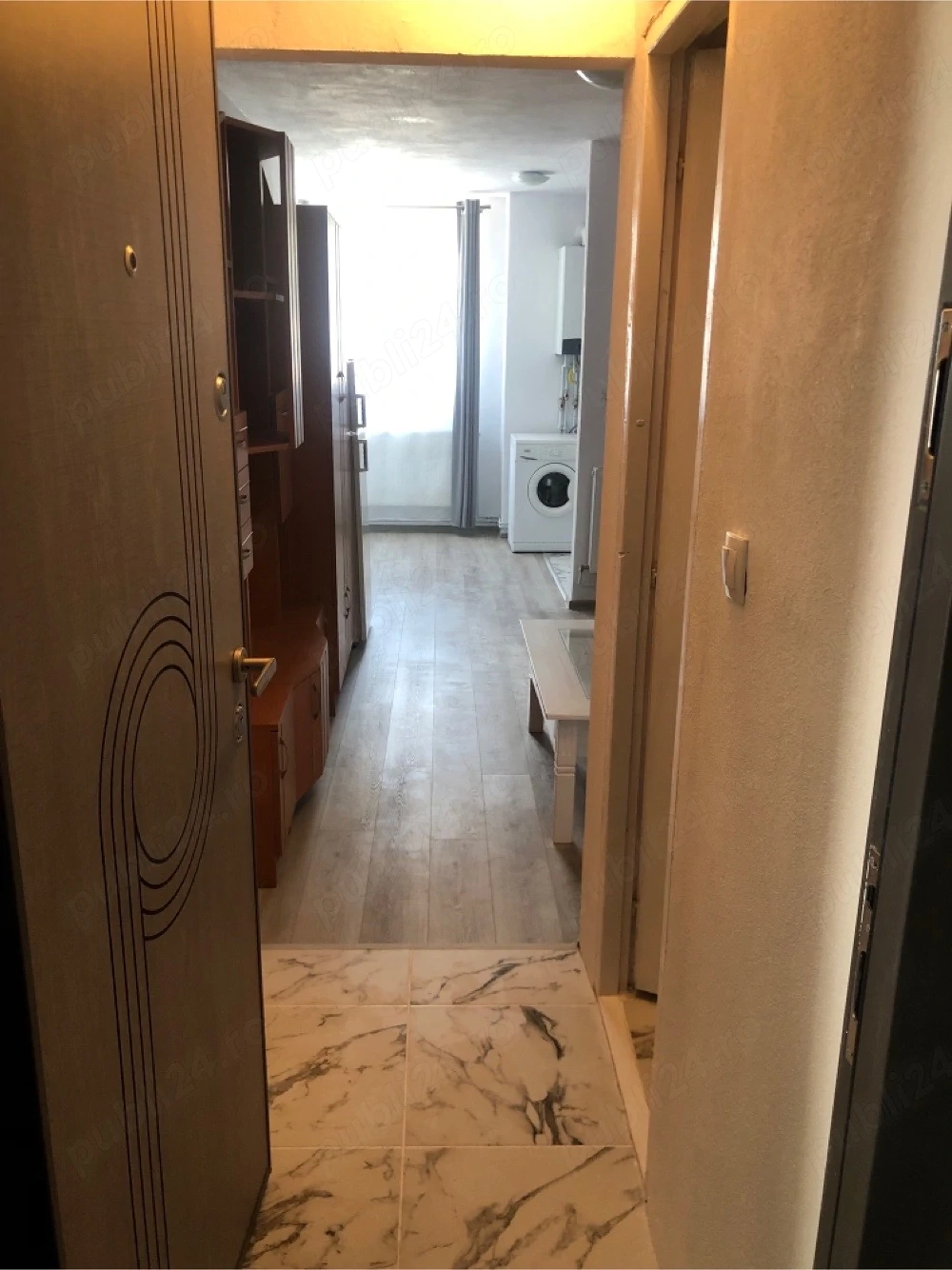 Garsoniera recent renovata