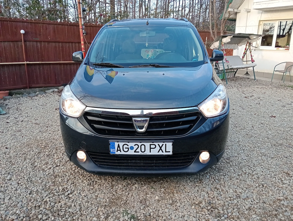 Vand schimb Lodgy Prestige,2014,motor 1,2 TCe-115cp,are 7 locuri,proprietar in carte,195000km reali