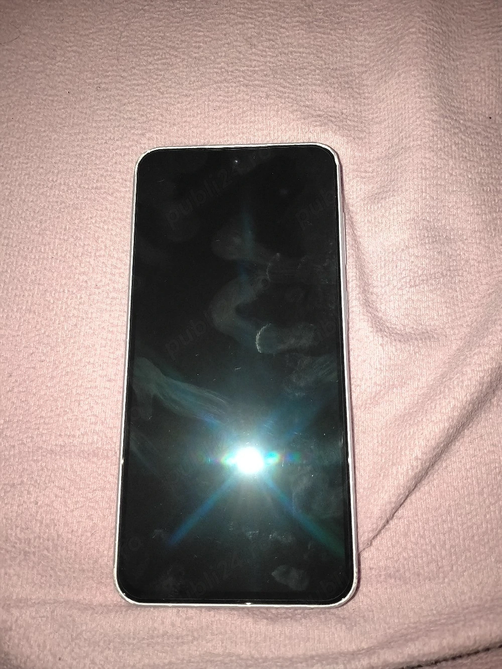 Cumpăr telefon mobil Samsung defect pentru piese placa sa fie bună samung A36 5g 