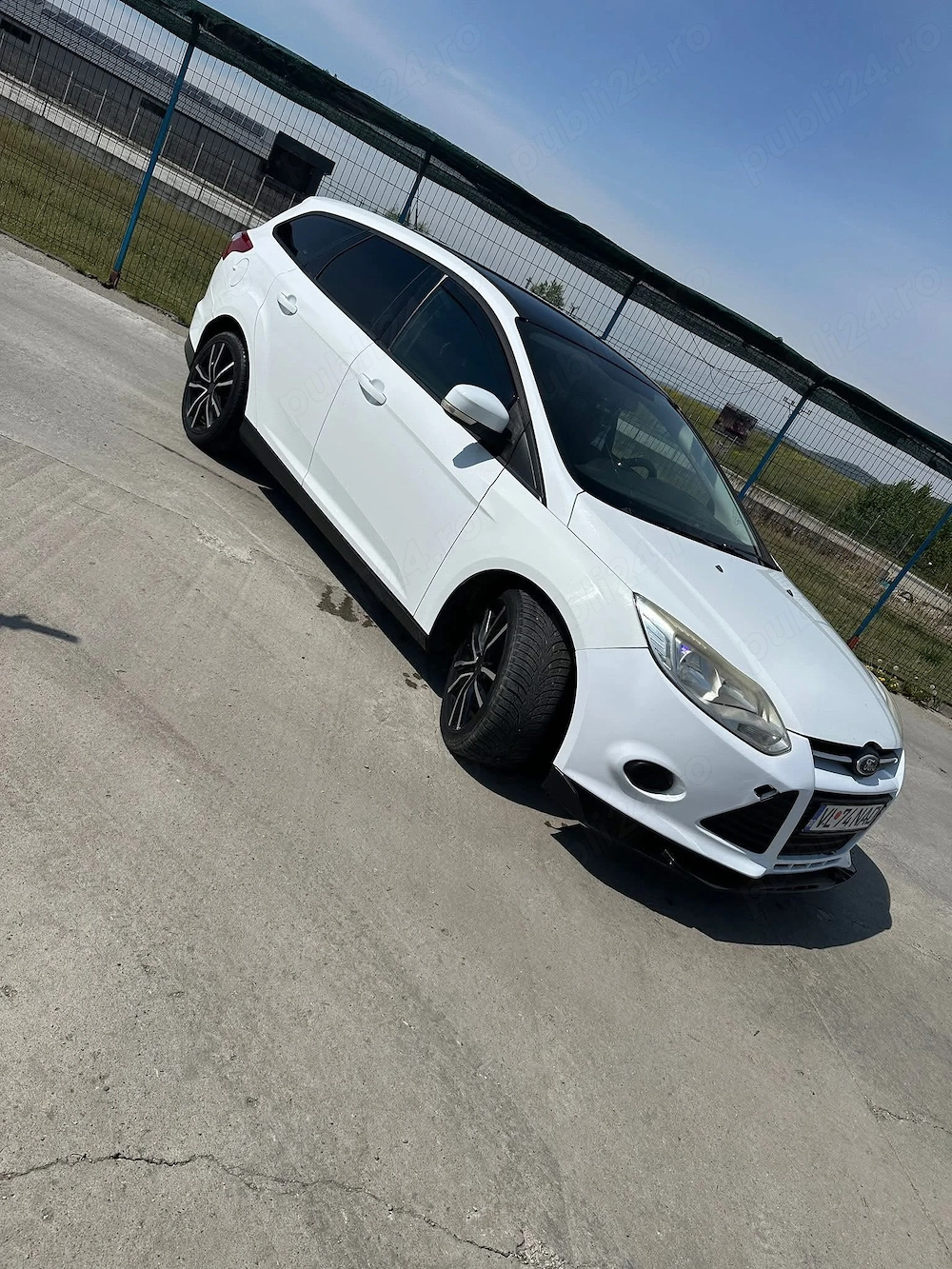 Vând ford focus