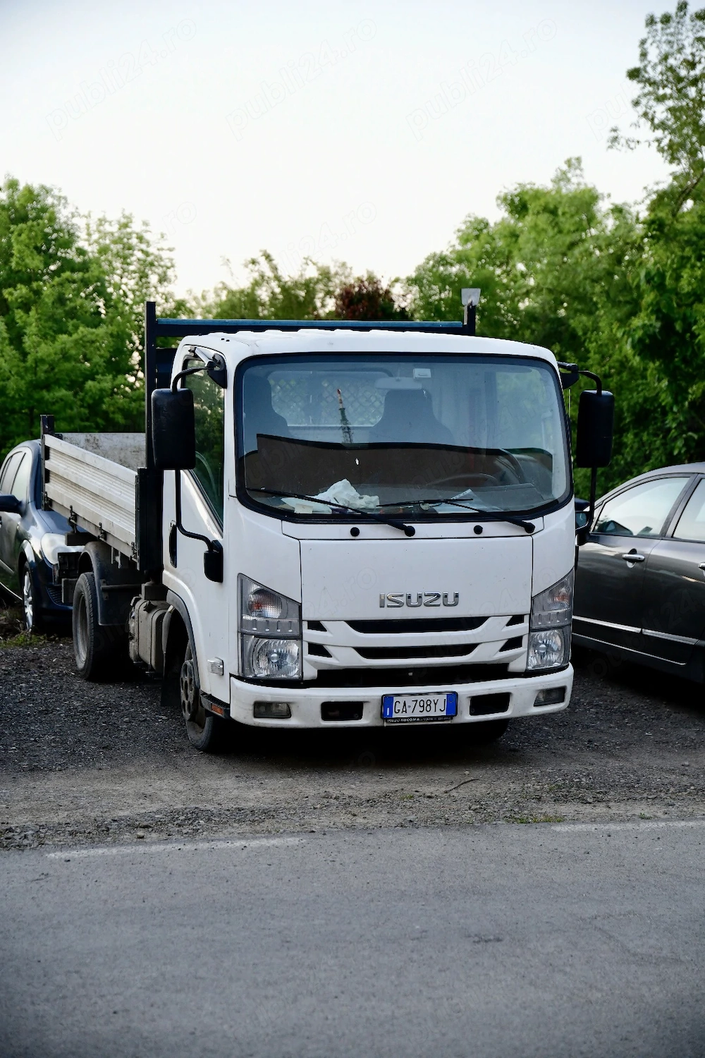 Vând Basculabilă Isuzu pe 2 părți 2020