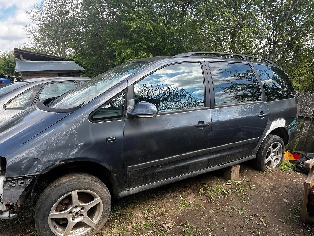 Dezmembrez Volkswagen Sharan An 2008 + Motor 1.9TDI