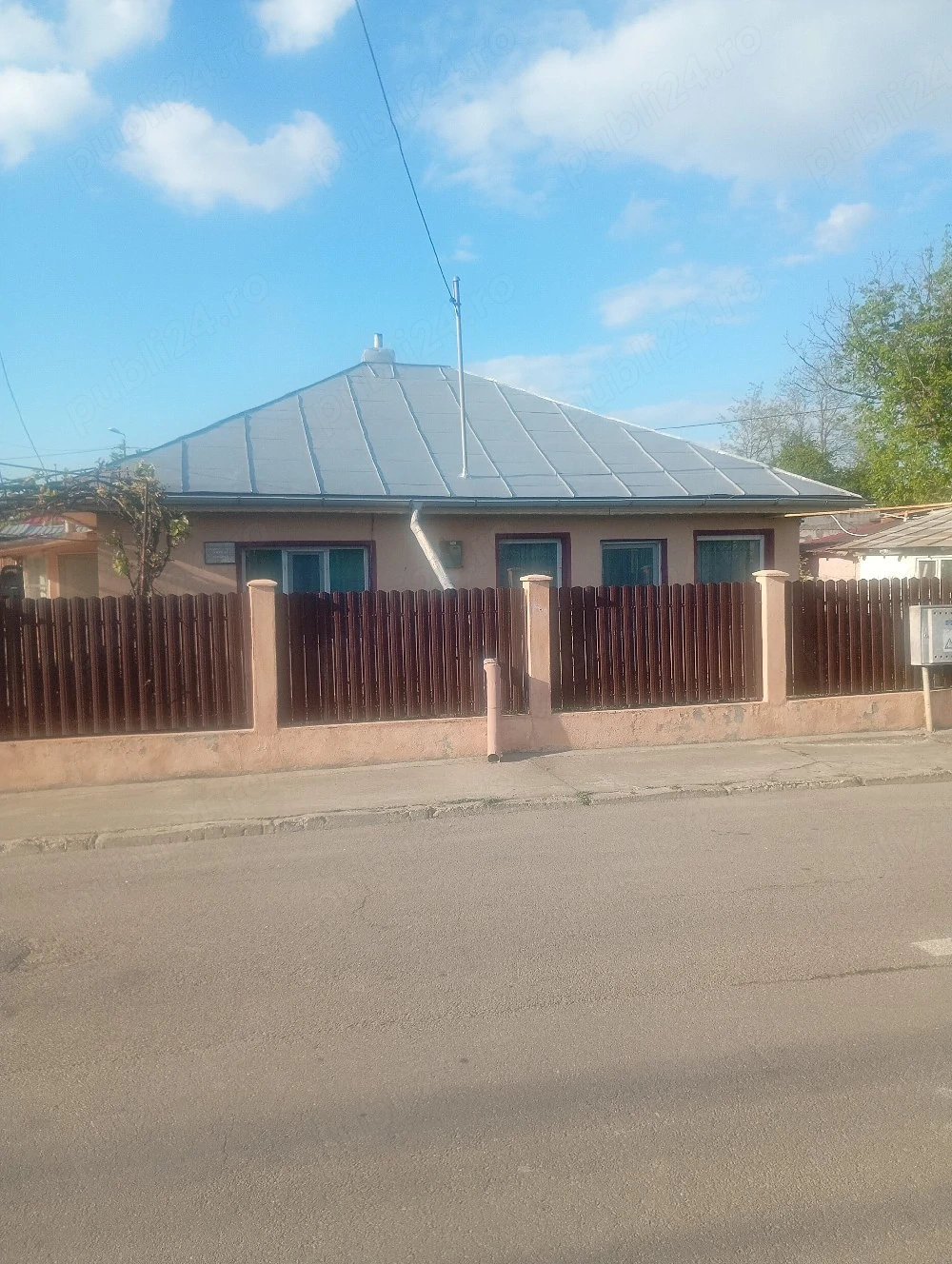 Casă+teren intravilan de vânzare,cu deschidere la șosea 30 me ,în Călărași  ,str Porumbeilor!!