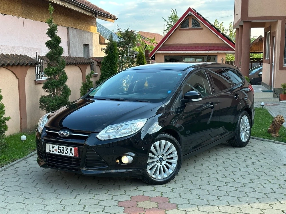 Ford Focus -2011-1.6 benzina clasic -Impecabil-Titanium