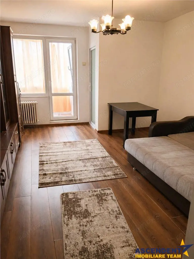 Garsoniera de inchiriat  cu balcon, Tractorul, Brasov