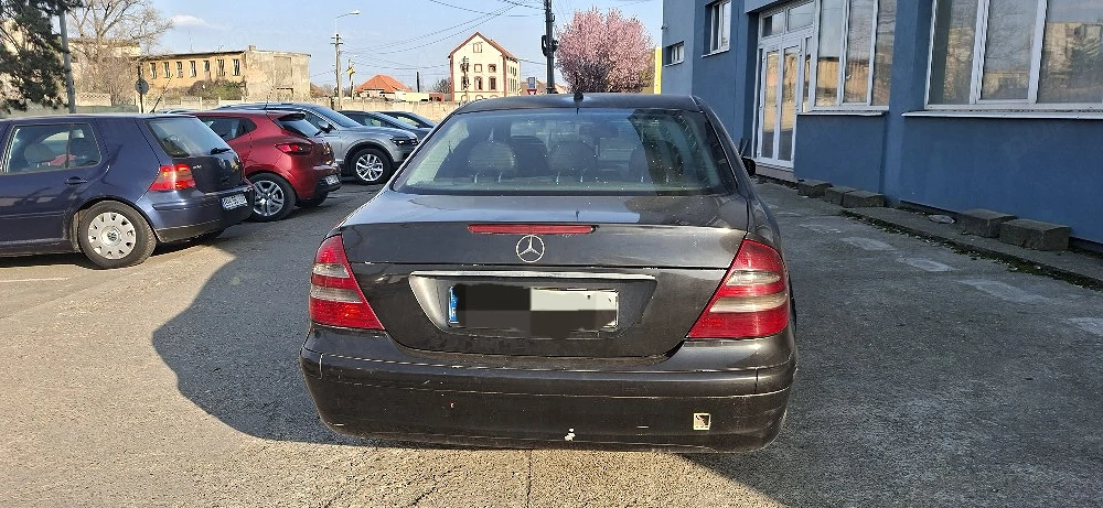 Dezmembrez Mercedes E class w211 e220cdi automat