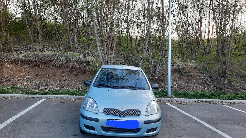 Vând Toyota Yaris diesel model 2004