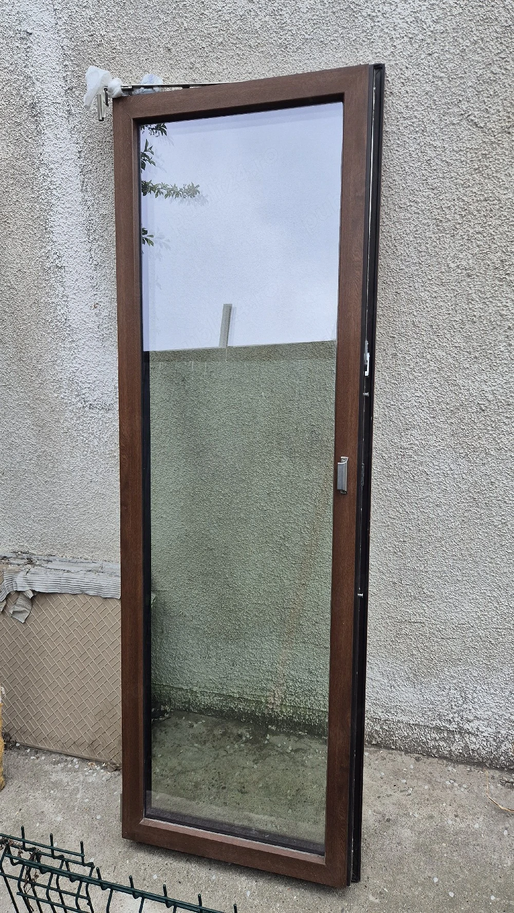 Ușa QFort tripan termopan PVC tâmplărie culoare nuc