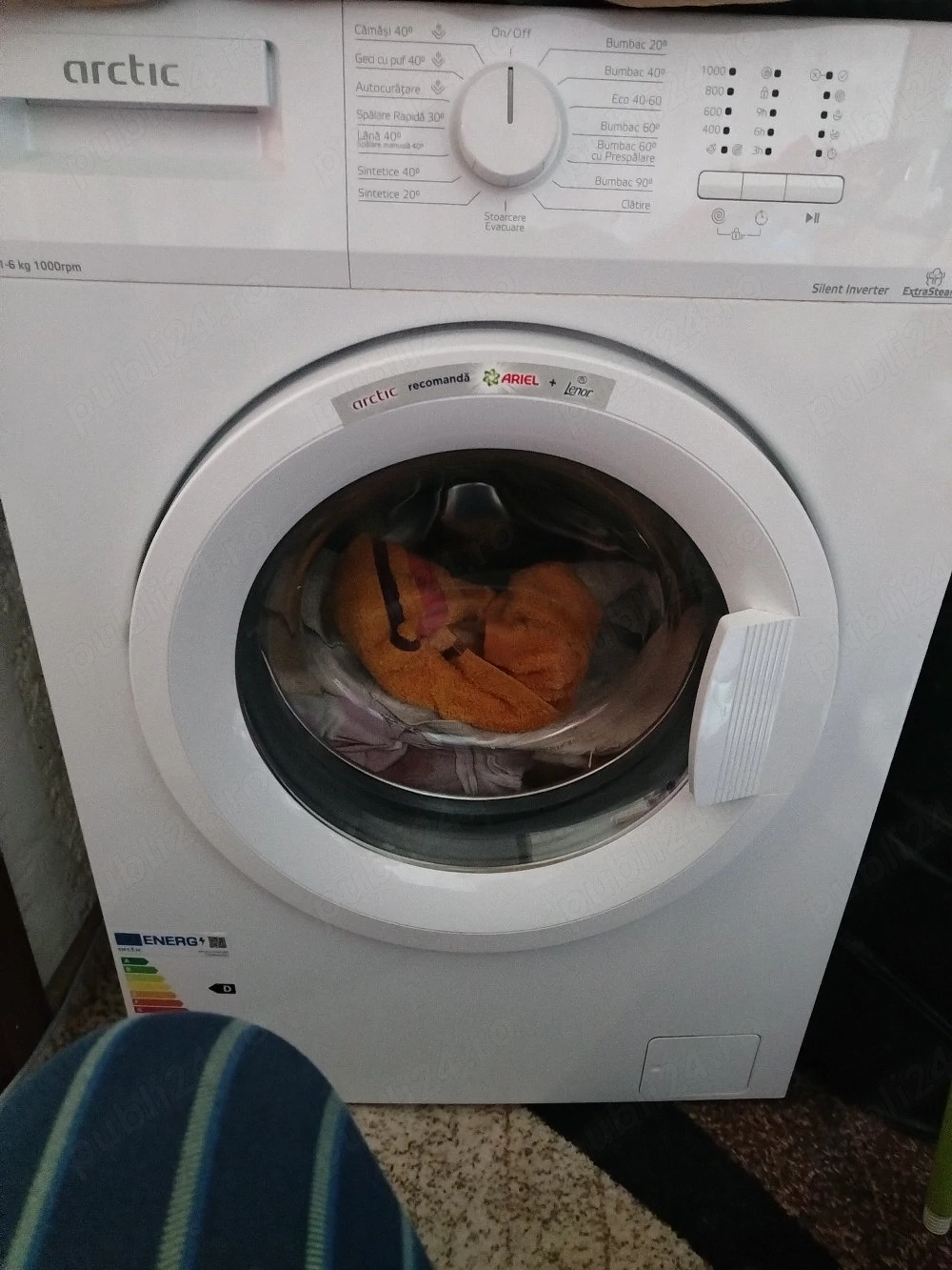 Vând mașină de spalat rufe Arctic APL61014XLW0