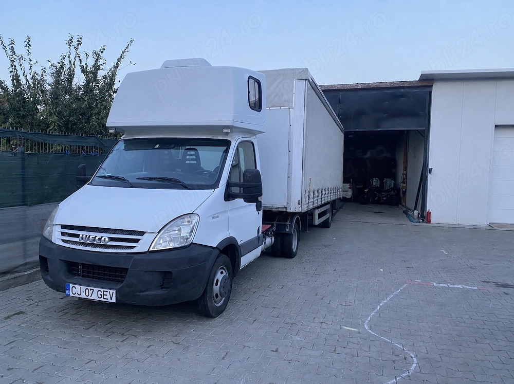 Vand mini tir ansamblu camion cu semiremorca iveco