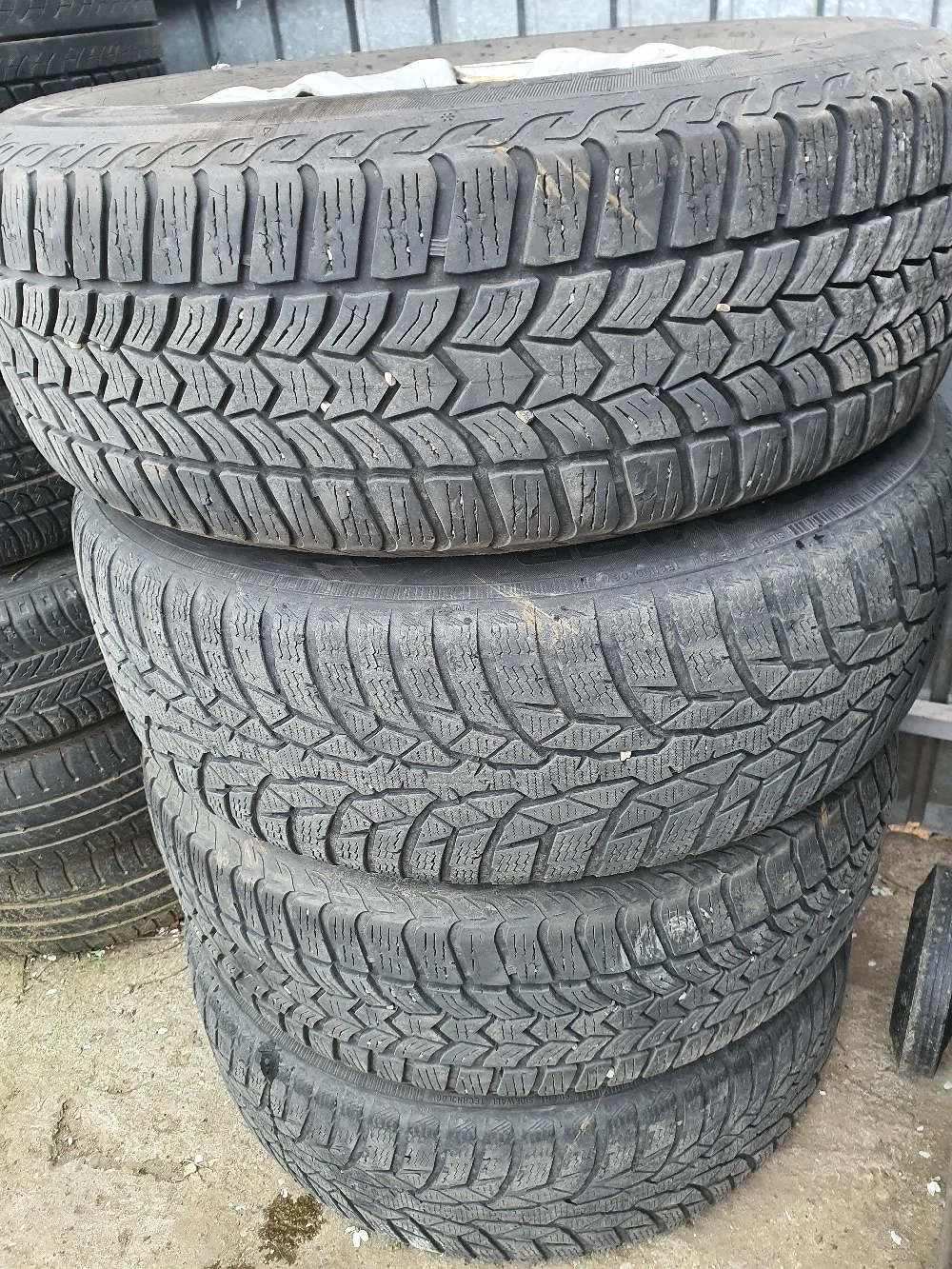 Roti  anvelope  cauciucuri 215 65 r16  jante 5x114.3 Duster