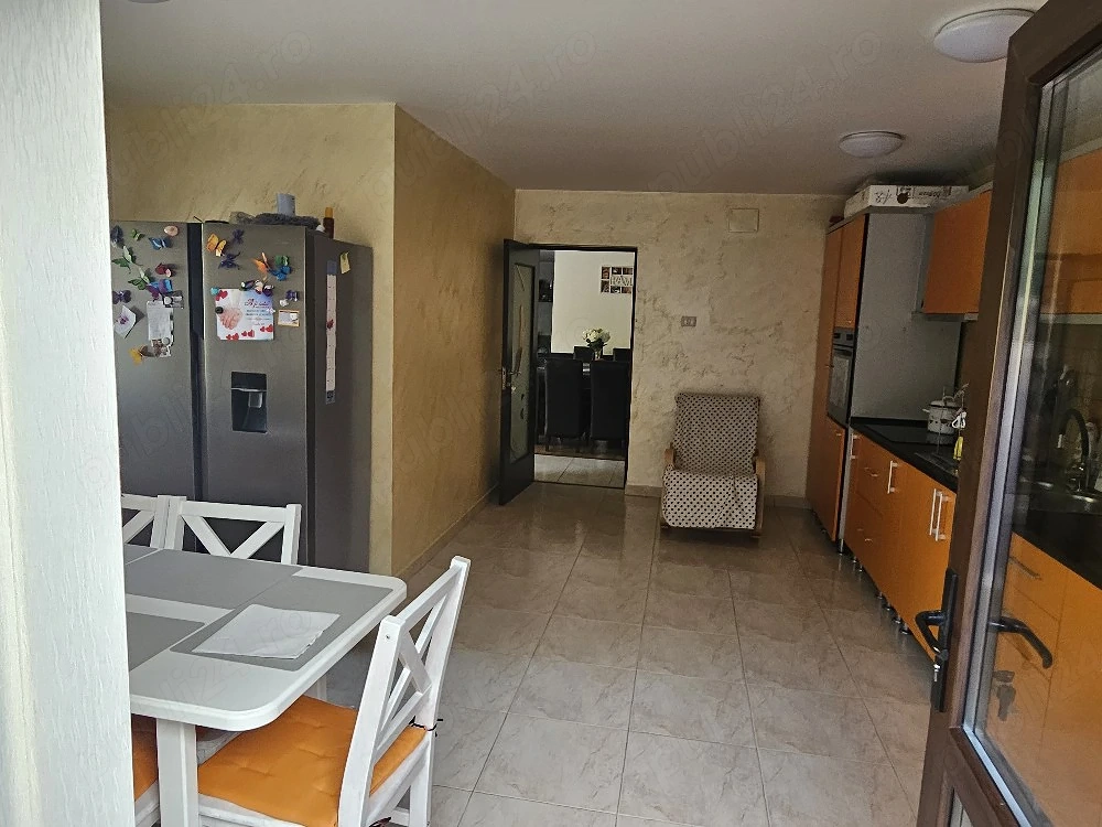 De vanzare casa frumoasă in zona linistita