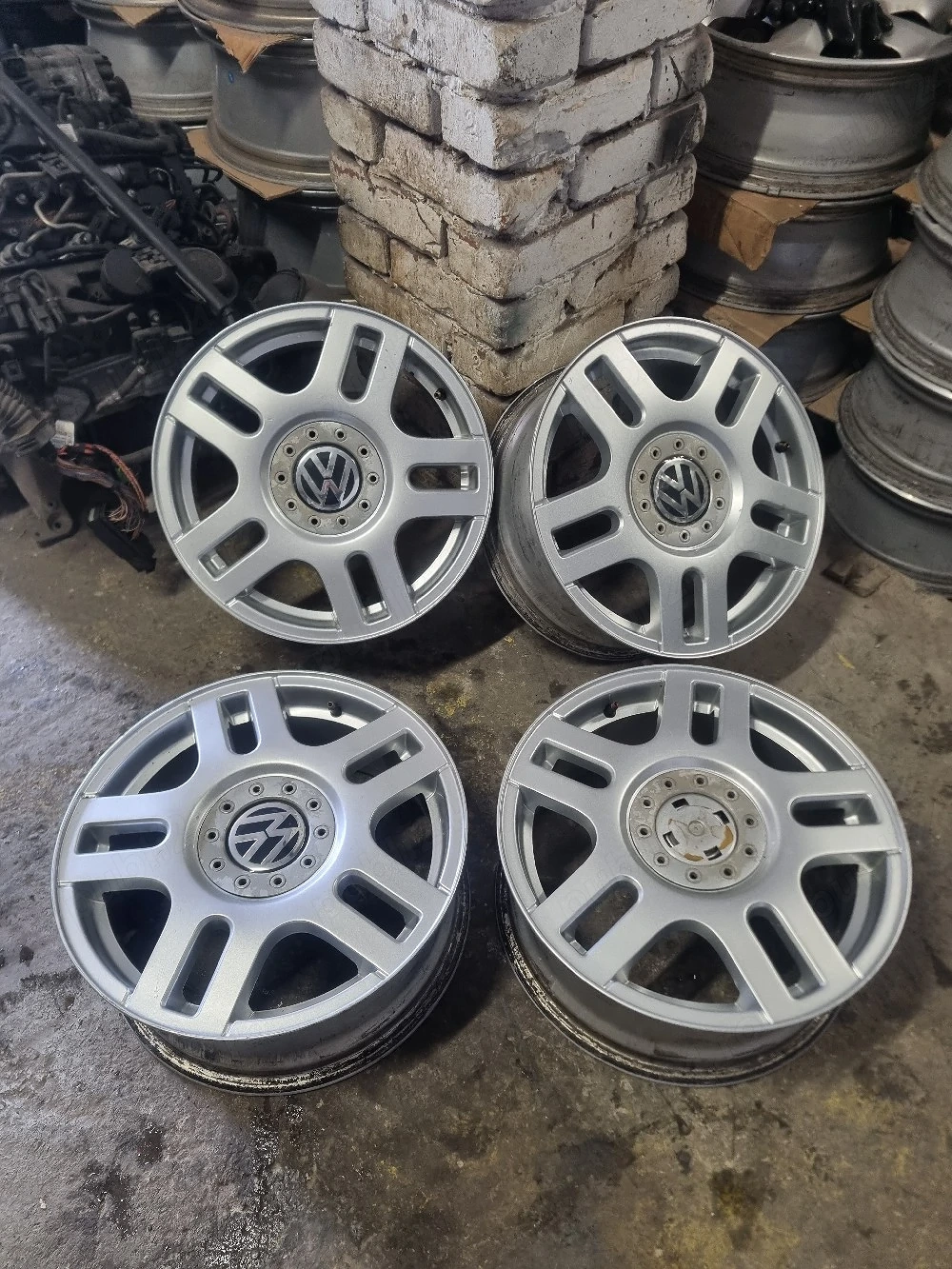 Jante R16 Aliaj 5x100 Vw Golf 4 Bora 6.5J ET 42 Montaj inclus. 