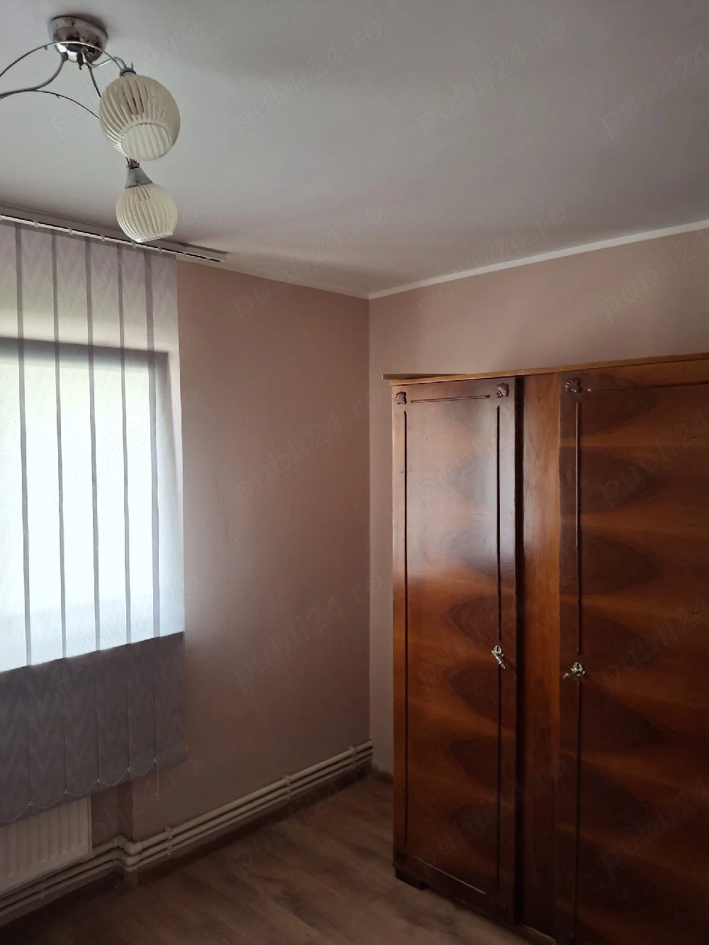 Inchiriez apartament 2 camere semidecomandat