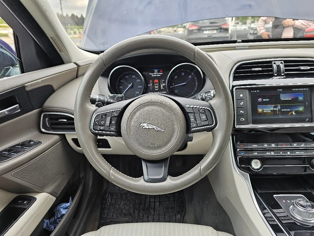 vand jaguar xe 2016