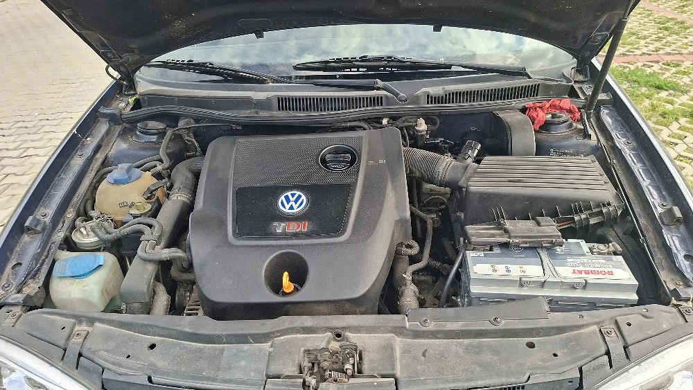 de vânzare  mașină golf 4
