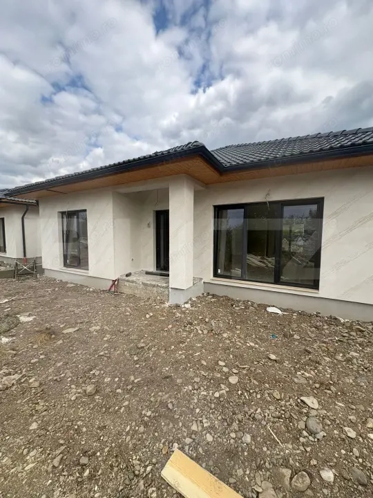 Casa de vanzare LAC UNIREA 600mp TEREN