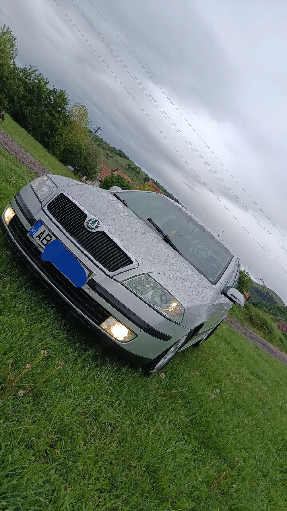 Vând sau schimb cu Suv .