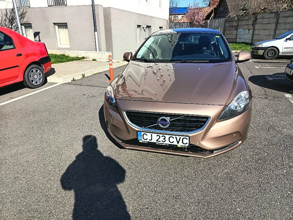 Vând Volvo V40 D2 