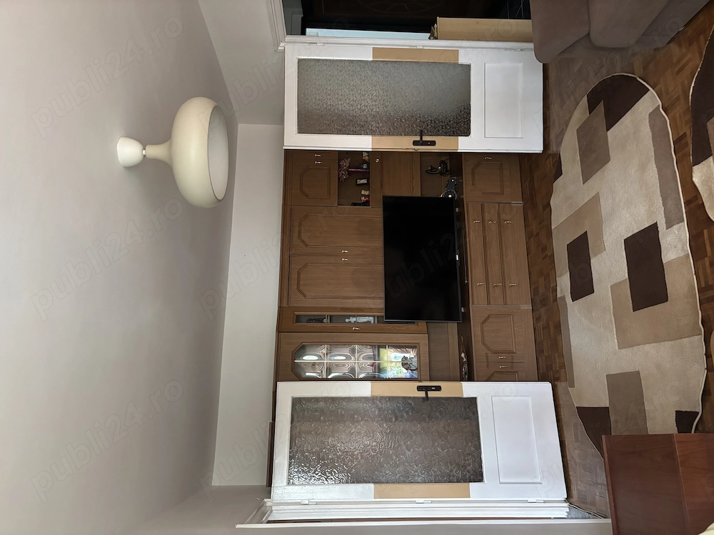 Închiriez apt 2 camere semi- decomandat Etj 5 din 10 renovat și utilat  și loc de parcare î