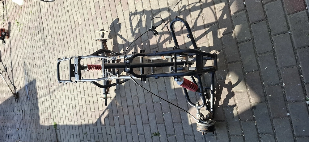 Vând cadru atv 