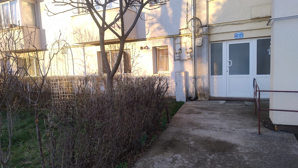 Vând apartament in Harman 