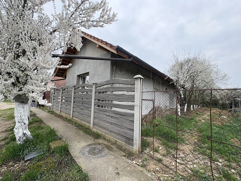 Vând casă renovată! 