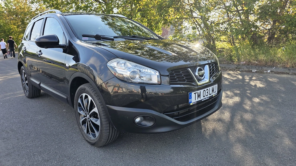 Vand Nissan Qashqai  4X4 7 locuri 1.6 diesel