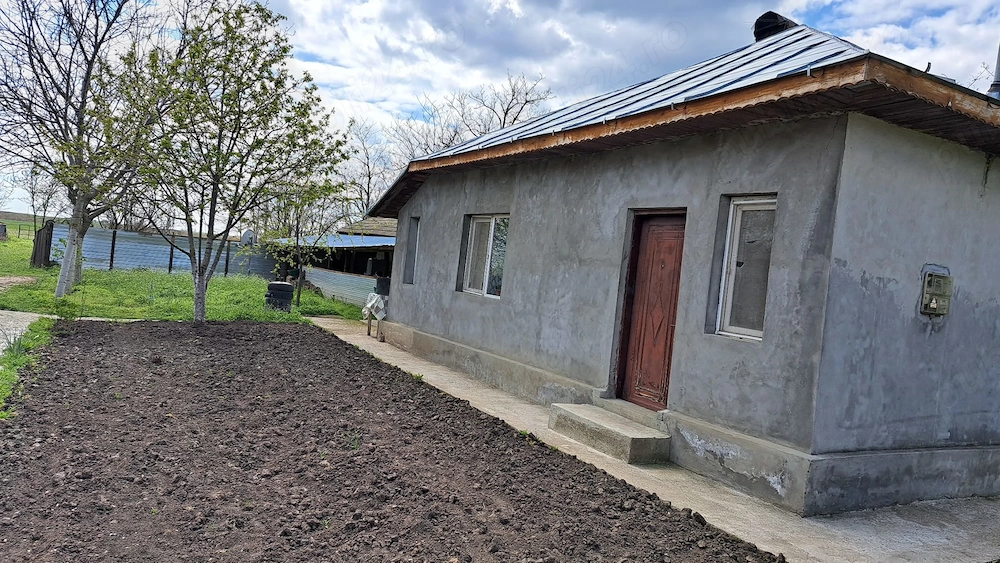 Vand Schimb Casa cu Teren