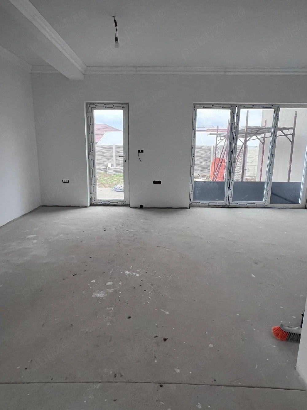 Duplex Modern de Vânzare 