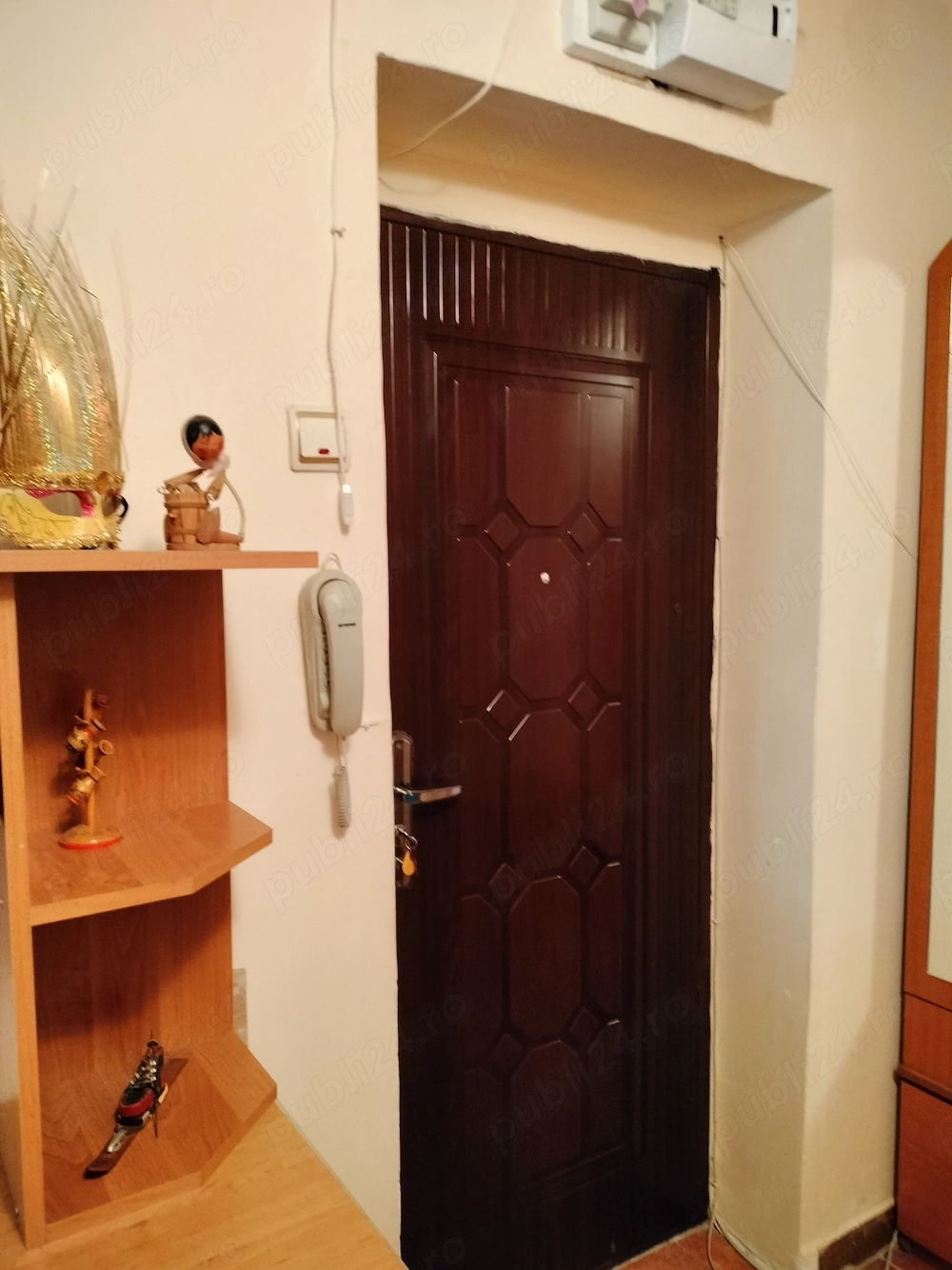 Vând apartament 2camere-circular,str.Nanterre,Craiova