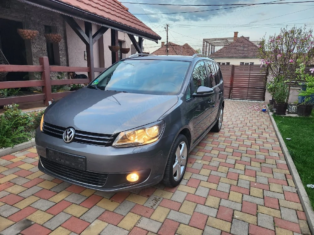 VW Touran 2014 - 2.0 TDI - DSG - Panorama - Family Edition   