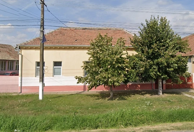 Casa 5 camere si dependinte zona centrala