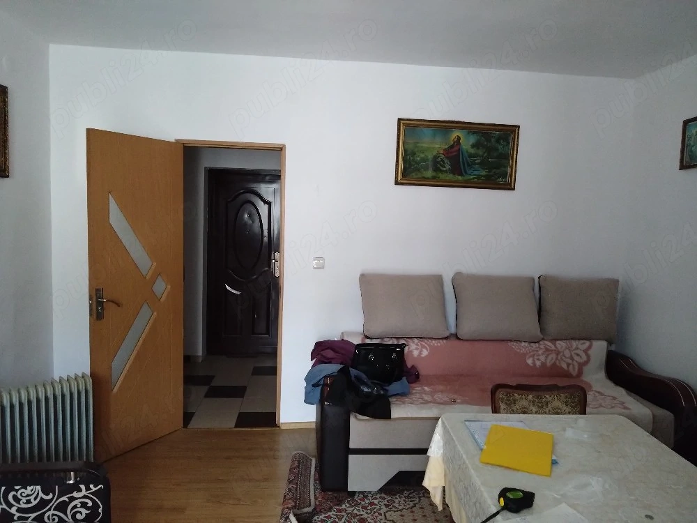 Garsonieră de vânzare în Câmpeni .