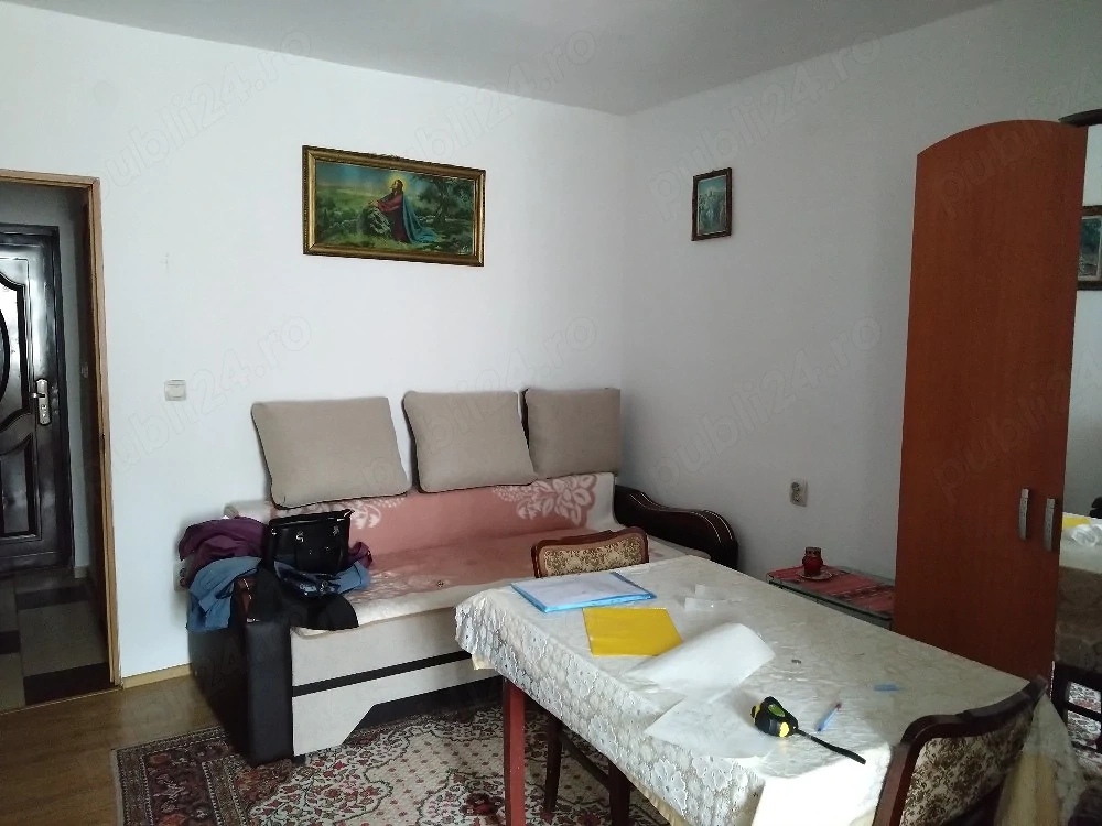 Garsonieră de vânzare în Câmpeni .