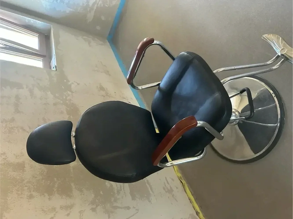 Scaun Frizerie cu pedala hidraulica