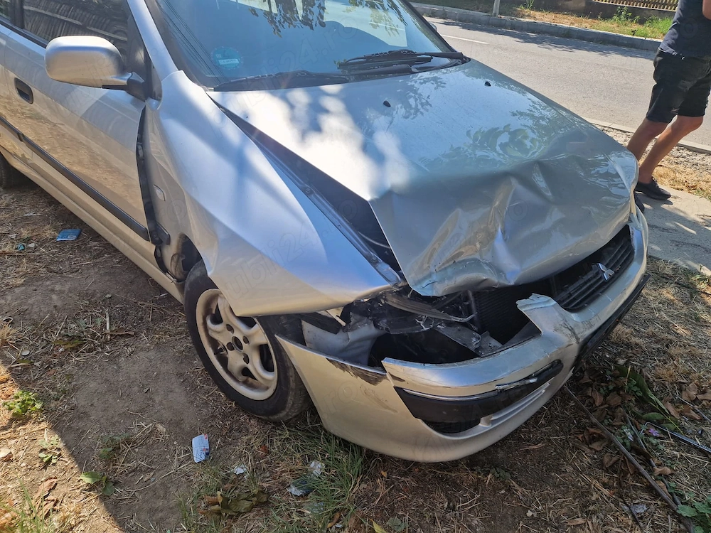 De vânzare  mașină  mitsubishi space star 